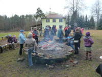 Ognisko w schronisku szkolnym NIWA